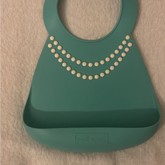 Baby Bibs - Picture 3 of 4